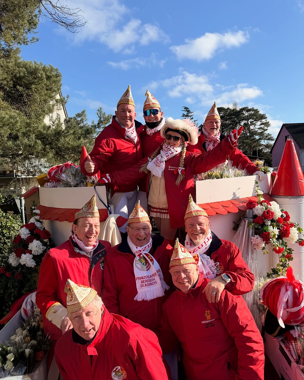Samstag Zoch. Sonntag Zoch. Zweimal Ausnahmezustand. 🎺🍬
Strüßjer, Kamelle, jecke Stimmung – genau so muss Fastelovend...