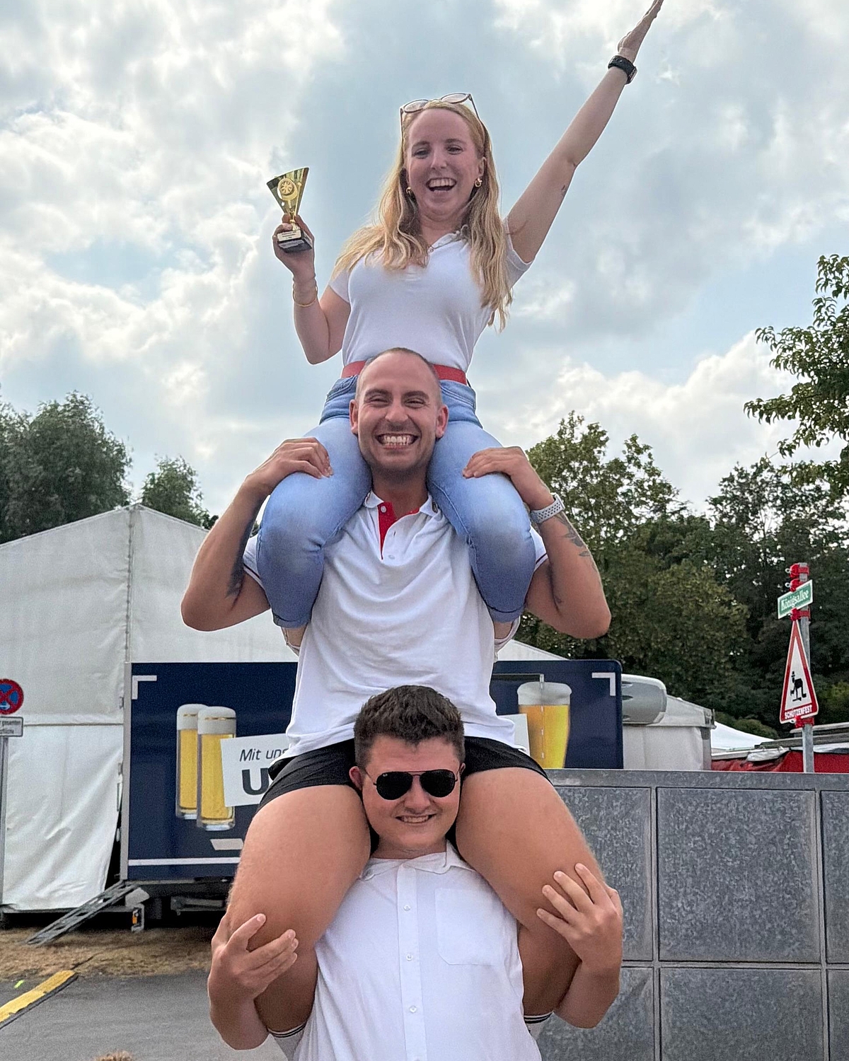 🥇 1. Platz beim Hander Schützenfest! ❤️🤍🍻

Was für ein großartiger Tag bei unseren Freunden der St. Sebastianus...